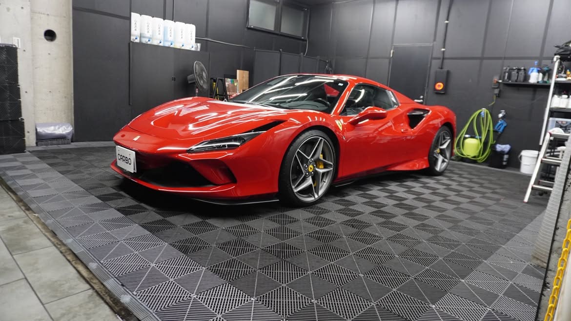 Ferrari F8 Tributo 純水手洗い洗車